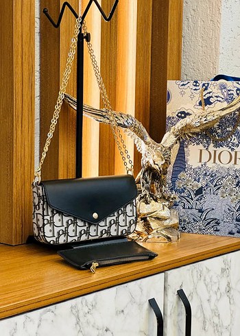Dior zincir detaylı çanta