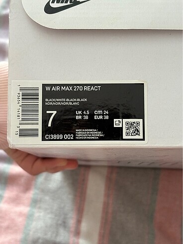 37 Beden siyah Renk Nıke Aırmax 270 React 37 numara