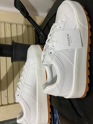 Pull and Bear Sneaker