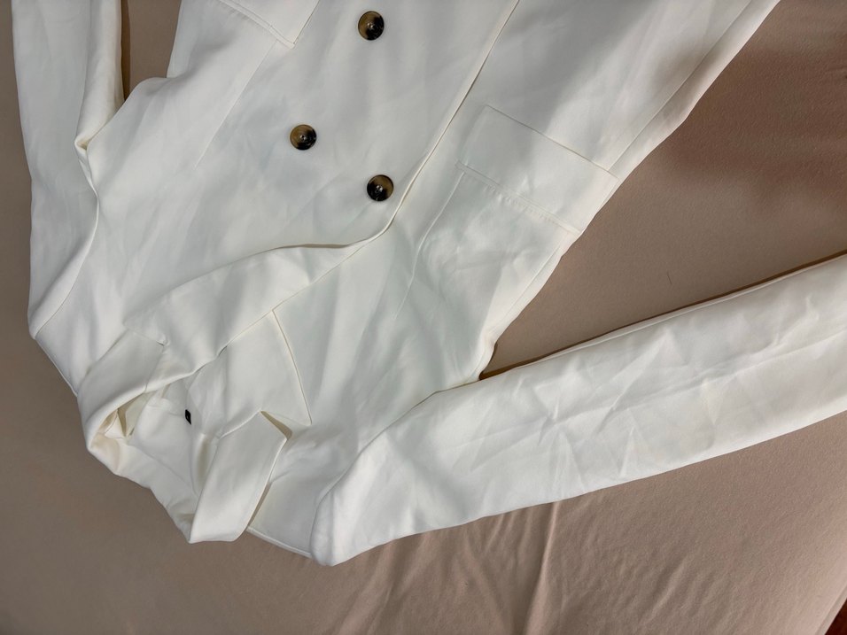 Düğmeli Beyaz Kadın Blazer - Görsel 4