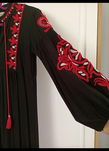 Diğer Siyah Nakışlı Elbise