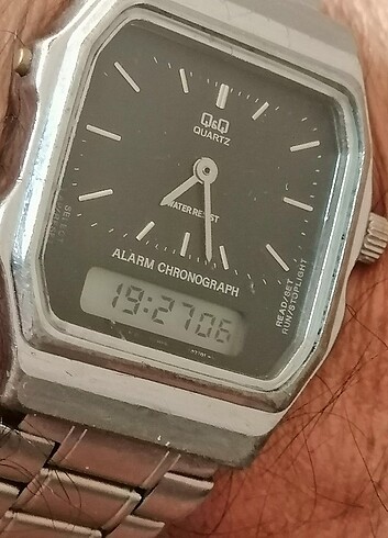 Q&Q marka orijinal Vintage Analog ve dijital iki saat bir arada