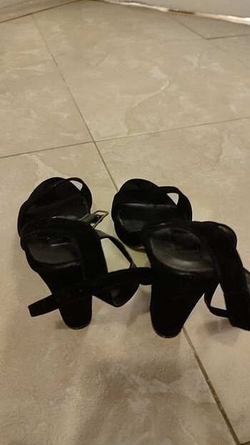 39 Beden Siyah süet topuklu ayakkabı