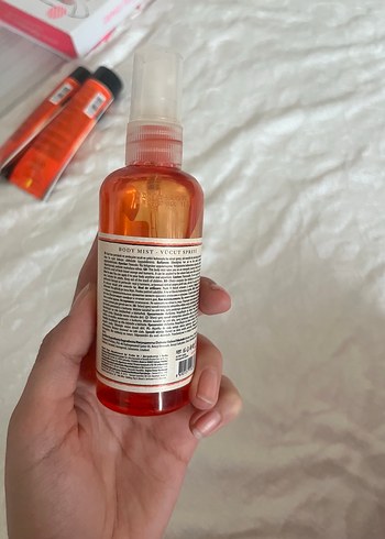 Farmasi Blood Orange & Turmeric Vücut Spreyi - Görsel 2