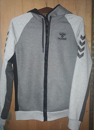 Hummel sweat