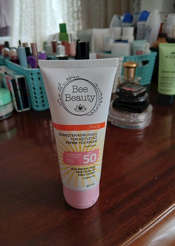 Bee Beauty SPF 50 Ton Korrige Edici Yüz Kremi