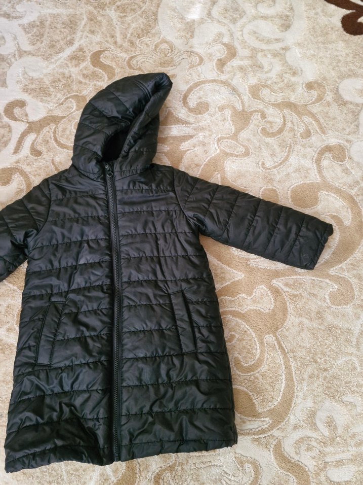 Kız Çocuk Siyah Uzun Kapüşonlu Mont - Görsel 2