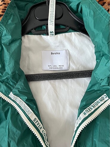 Bershka Yağmurluk