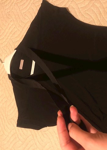 Siyah V Yaka Kolsuz bluz - Görsel 4