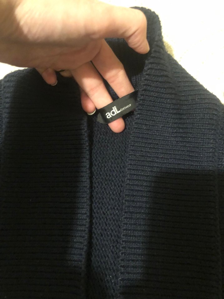 Siyah yarım Kollu Kadın hırka - Görsel 4