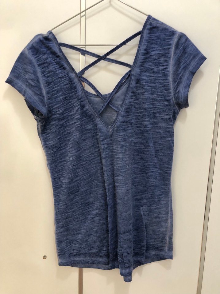 Strappy V Yaka Mavi Batik Tişört - Görsel 2