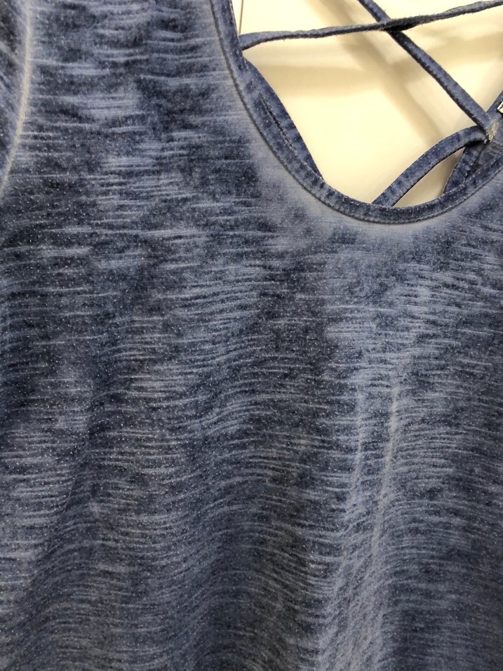 Strappy V Yaka Mavi Batik Tişört - Görsel 4