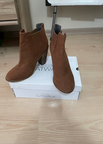 Zara 2 Adet Kahverengi Suet Bilek Bot