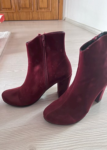 Bordo Süet Fermuarlı İnce Topuklu Kadın Bot