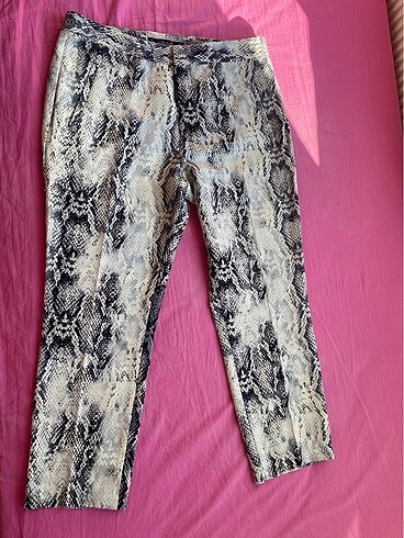 Zara Yılan Derisi Desenli Pantolon