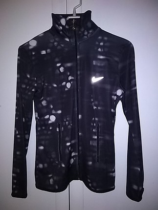 Nike spor kıyafeti