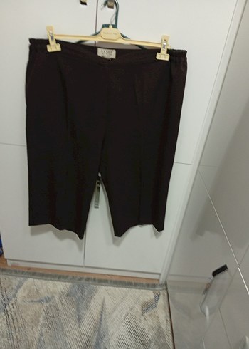 Kemerli Siyah Mini Kadın Kumaş Pantolon