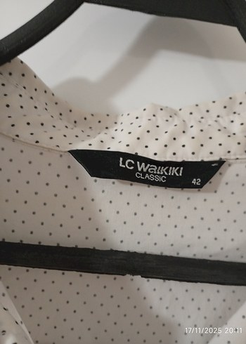 Pamuklu Beyaz Düğmeli Kısa Kollu Gömlek - Görsel 4