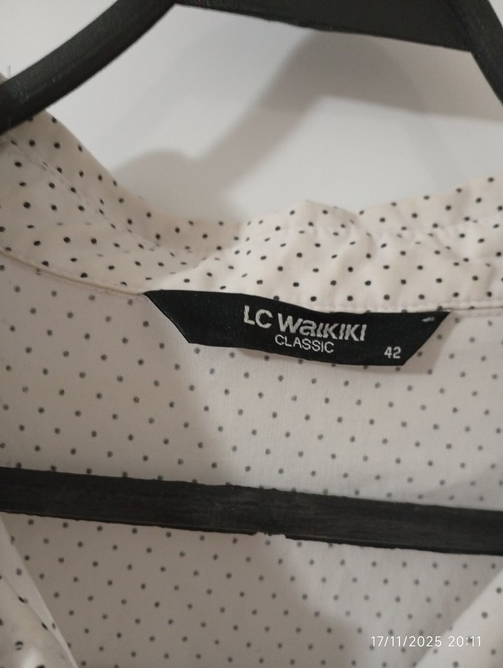 Pamuklu Beyaz Düğmeli Kısa Kollu Gömlek - Görsel 4