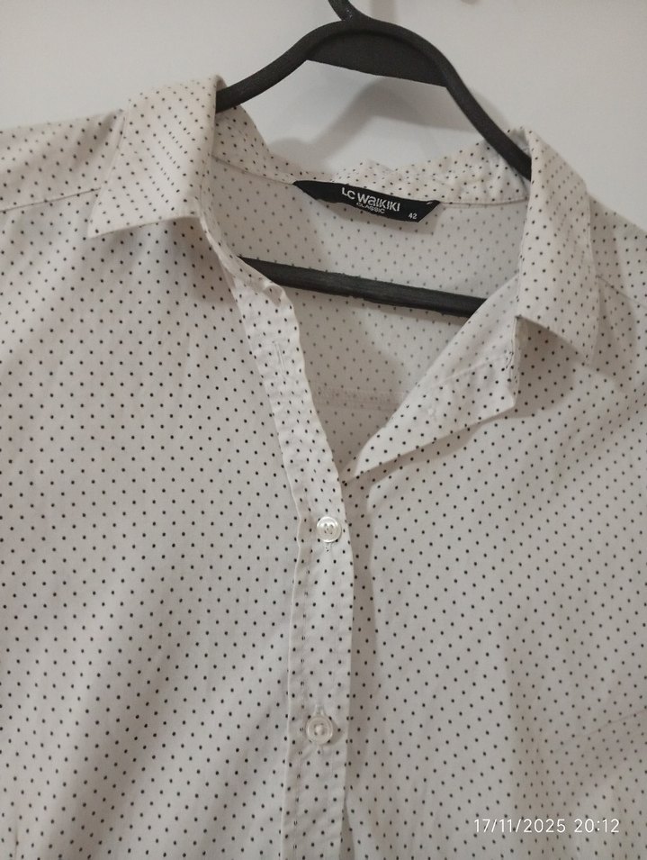 Pamuklu Beyaz Düğmeli Kısa Kollu Gömlek - Görsel 2