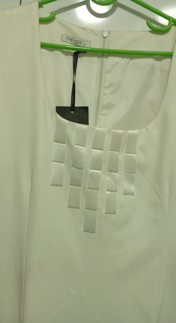 Beyaz V Yakalı astarlı de Kolsuz Elbise - Görsel 3