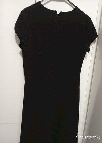 V Yaka Kısa Kollu Siyah Midi Elbise - Görsel 9