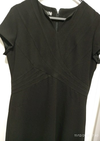 V Yaka Kısa Kollu Siyah Midi Elbise - Görsel 6