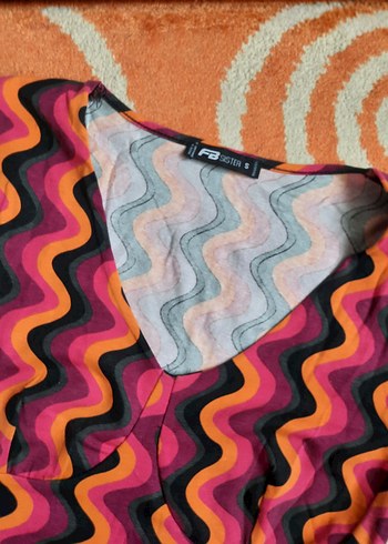 Renkli Dalga Desenli V Yaka Kadın Bluz - Görsel 2