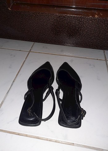 Siyah Tokalı İnce Topuk Kadın Ayakkabı - Görsel 2