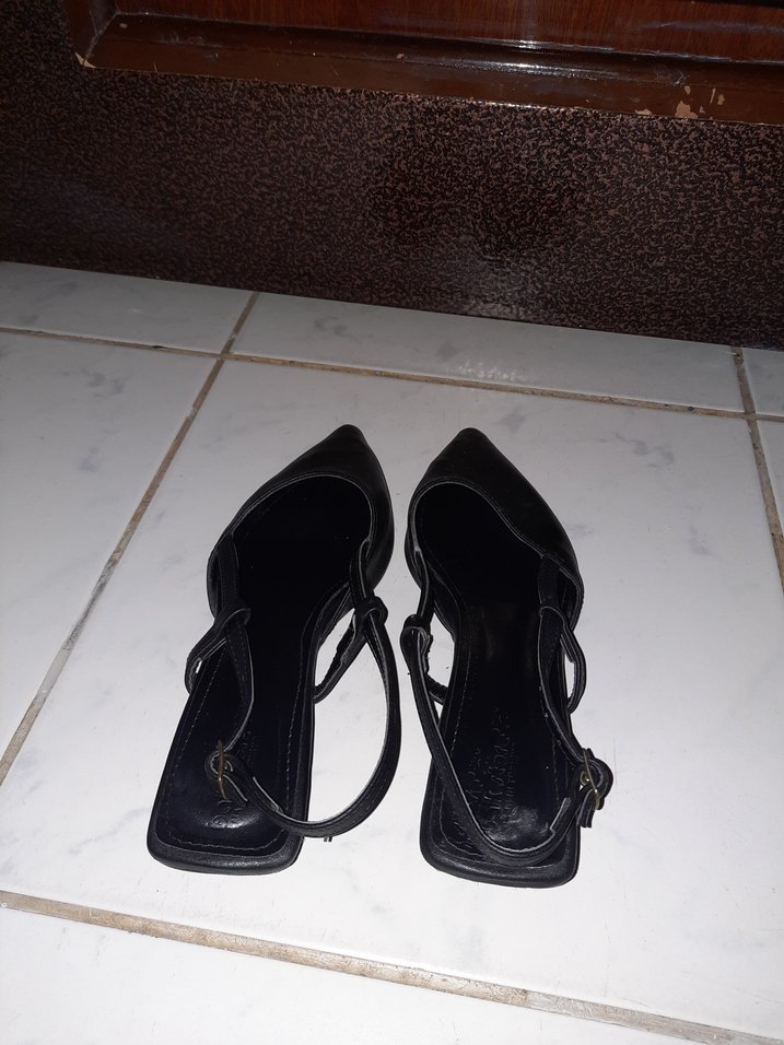 Siyah Tokalı İnce Topuk Kadın Ayakkabı - Görsel 2