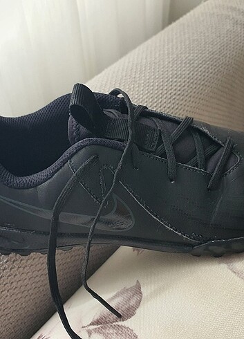 Nike Nike çocuk halı saha ayakkabı 36