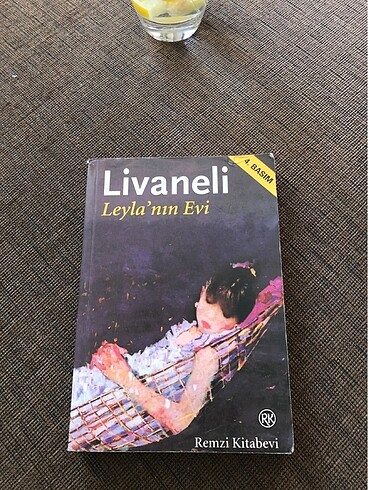 Leylanın Evi kitap