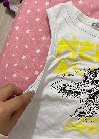 Kolsuz Baskılı Beyaz Tişörtü - Görsel 4