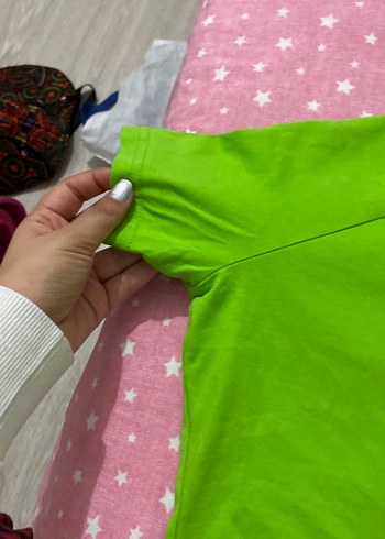 Renkli Baskılı Yeşil Kedi Tişörtü - Görsel 5