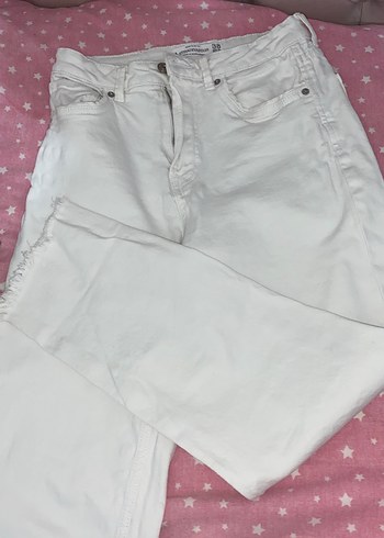 Paça detaylı beyaz mom slim fit kot pantolon jean stradivarious - Görsel 6