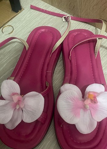 Shoebellas Beyaz Çiçek Detaylı Kadın Sandalet - Görsel 2