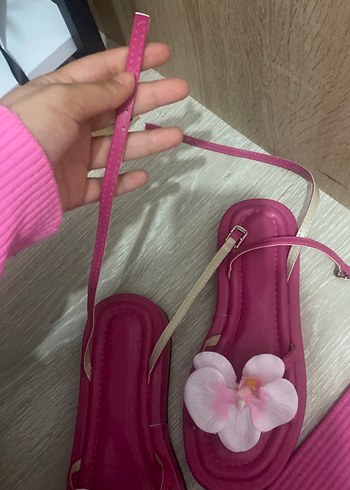 Shoebellas Beyaz Çiçek Detaylı Kadın Sandalet - Görsel 6