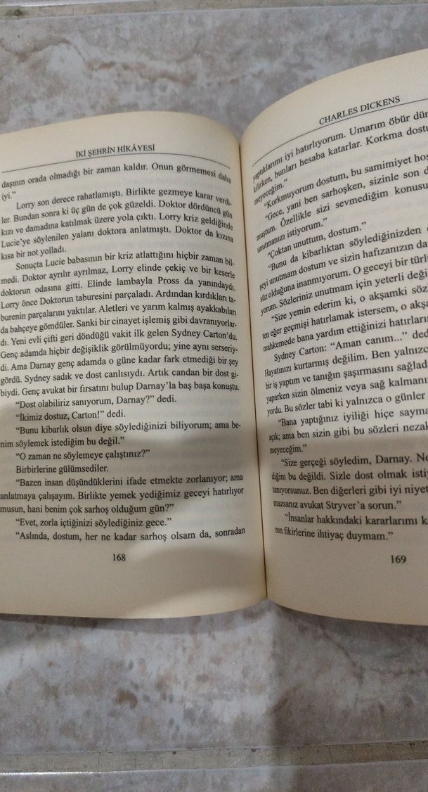 Charles Dickens - İki Şehrin Hikayesi Roman - Görsel 3