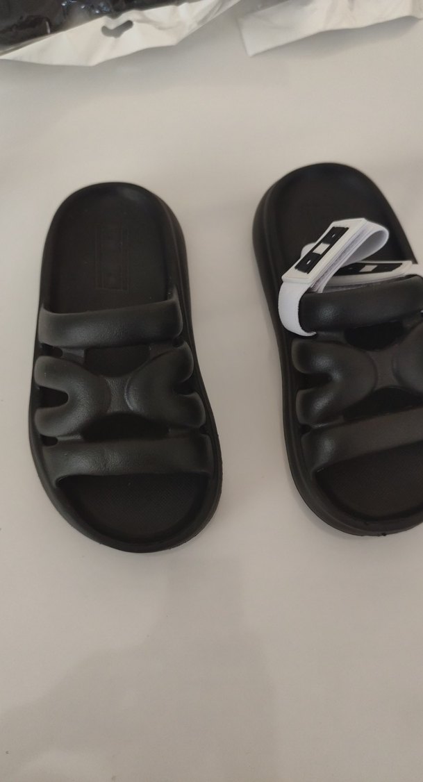 Siyah Çıtçıtlı Günlük Terlik - Görsel 3