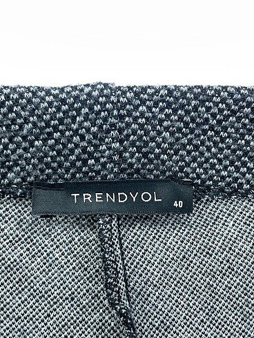 40 Beden çeşitli Renk Trendyol & Milla Düz Kesim %70 İndirimli.
