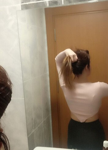 Trendyol & Milla ÖNÜ FERMUARLI CROP BLUZ PEMBE RENK