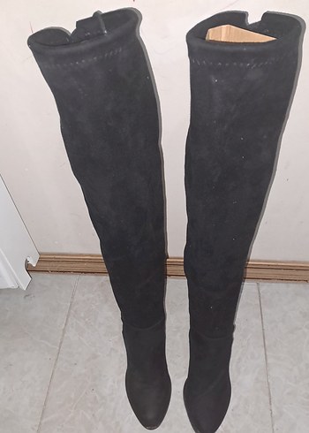 Siyah Süet Dizüstü İnce Topuklu Bot - Görsel 2