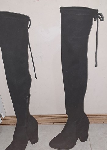 Siyah Süet Dizüstü İnce Topuklu Bot - Görsel 3