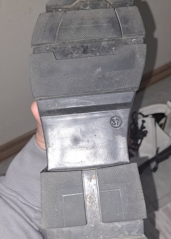 Beyaz Bağcıklı  Kadın Bot - Görsel 2