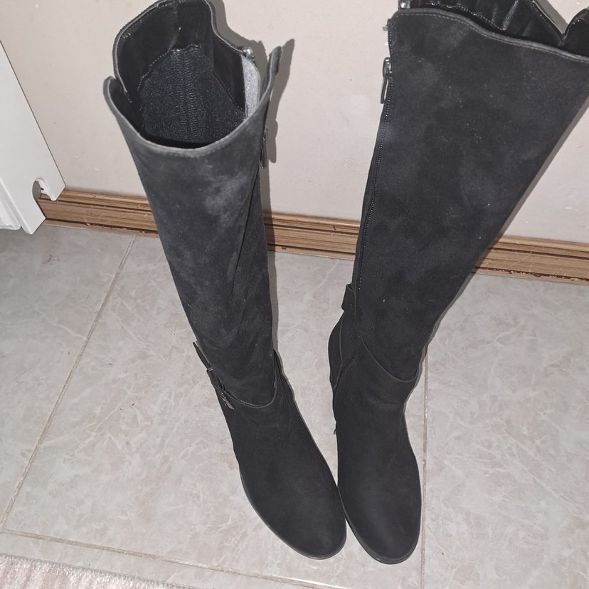 Siyah Süet Tokalı DizaltıTopuklu Bot - Görsel 5