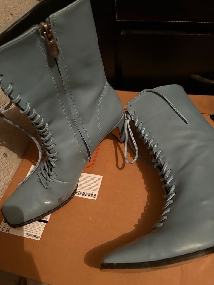 Gri Deri Bağcıklı Stiletto Topuklu Kadın Bot - Görsel 3