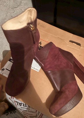 Kahverengi Süet Kadın Dolgu Topuklu Bot - Görsel 2