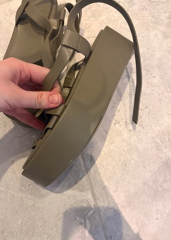 Bej Gri Kadın Dolgu Topuklu Sandalet - Görsel 3