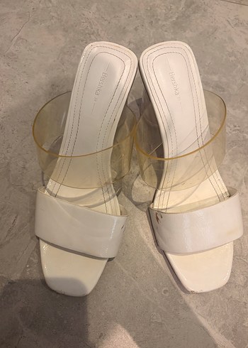 Şeffaf Bantlı Beyaz Dolgu Topuk Terlik - Görsel 5