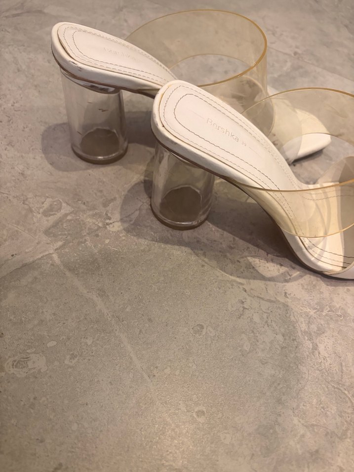 Şeffaf Bantlı Beyaz Dolgu Topuk Terlik - Görsel 4